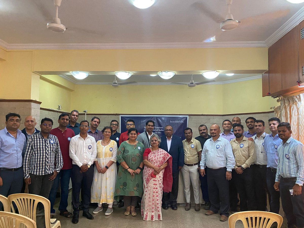 tourismgoi's tweet photo. The first batch of successful Incredible India Tourist Facilitators were issued the Identity cards and badges in Mumbai.
(1/3) https://t.co/EQjNWWSeOj