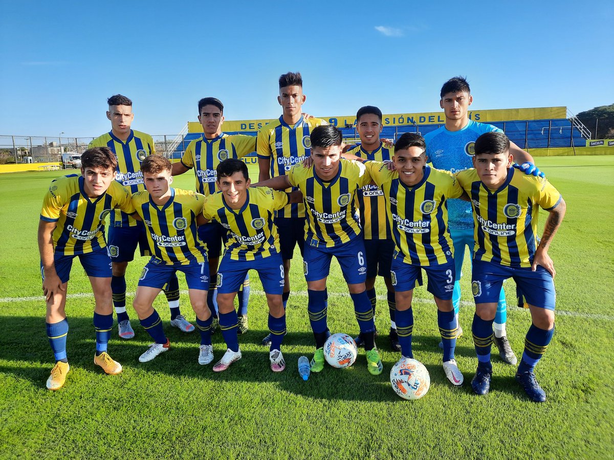 #Reserva | 🏟️⚽ ¡Comenzó el partido en Arroyo Seco!

Ya juegan #RosarioCentral y <a href="/EdelpOficial/">Estudiantes de La Plata</a> por la fecha 14 del #TorneoLPF

Miralo EN VIVO por <a href="/CARCPlay/">Rosario Central Play</a> ingresando a rosariocentralplay.com o descargando la APP.

#VamosLosPibes 💪🏼🇺🇦