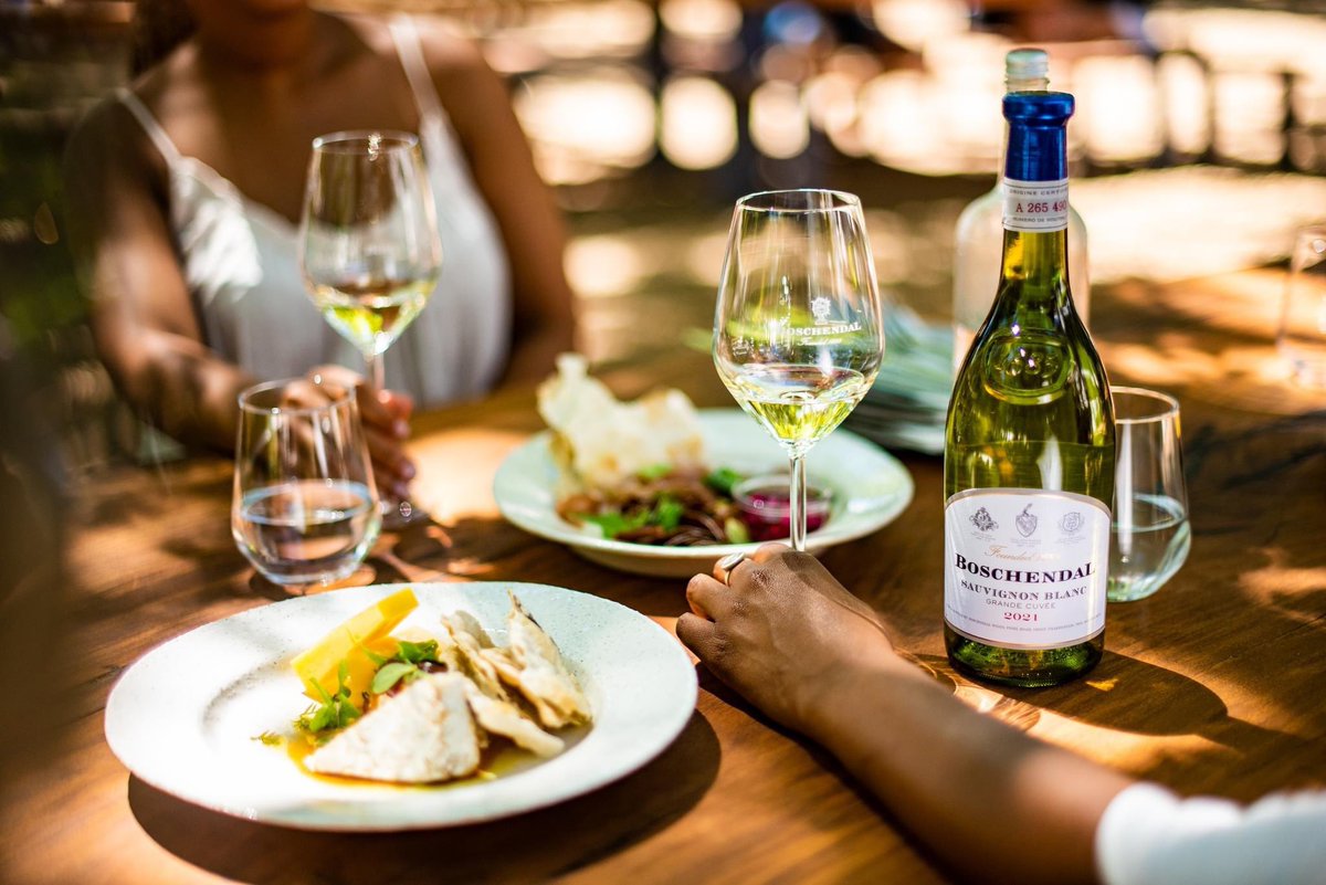 Pair your wine tasting with dishes from The Werf's homegrown soil-to-fork menu. The perfect way to spend a lazy afternoon in the Winelands under our well known Boschendal oaks.​

​For more information and bookings: bit.ly/3yatDXh
