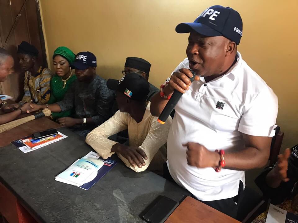 shadowenny's tweet photo. The DG @AjipeAlex Campaign Organization, Barr. Tolu Babaleye addresses delegates at APC Secretariat at Ifon, in Ose Local Government.
#voteajipe
#ajipe4senate
#ondonorthsenatorialdistricts
#YouthOclock
#irawoola
#ajipe
#freshideas
@RotimiAkeredolu
@maxwellnoni
@CommunityOwo https://t.co/JoPWiKrSxe
