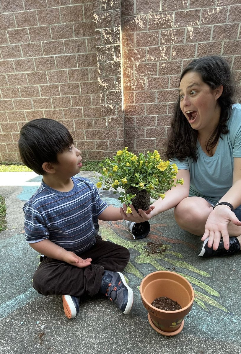 jedwardsAC's tweet photo. This week we decorated flower pots and then planted flowers in them as a gift for our moms/grandmas for Mother’s day! We’re so thankful to have such amazing moms and grandmas who support our classroom and help our students to learn and grow!🌷💛 @rhandrewselem https://t.co/8F1xxsWDPp
