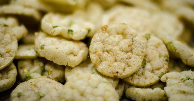 Pulse-based snacking options such as <a href="/airsnax/">AirSnax</a> chickpea-based puffed snacks, <a href="/tarwifoods/">Tarwi Foods</a> lupin-based hummus and 
<a href="/hippeas_snacks/">HIPPEAS</a> chickpea chips are looking to gain a foothold in the increasingly-crowded, grain-free snacking market: ingredientsnetwork.com/pulsebased-sna…