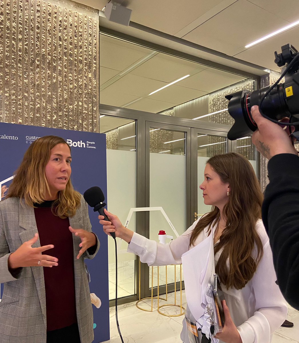weare_both's tweet photo. 🙌@DianaPuig4 y #AinaFortuny (@EquiposyTalento) ponen el broche final a esta edición de #InternalComms22 con las conclusiones de la jornada.
💜Gracias a todos los que nos habéis acompañado y participado. ¡Nos volveremos a ver en la próxima edición! https://t.co/slKLeFmTYn