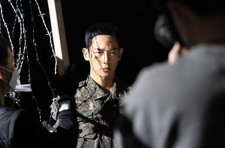 haeinmonamour's tweet photo. D-1!
LET'S HOPE FOR THE BEST!
#DPTEAM GET IT! 🏆
#JungHaeIn #정해인
#BaeksangArtsAwards2022 https://t.co/uzVBqZNQ51