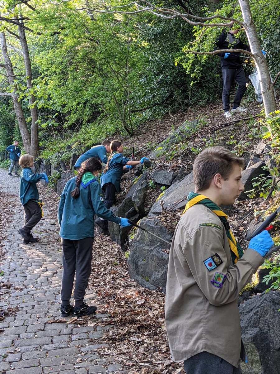 St Georges scouts out litter picking again for their community badge. 3 bags later and shrogs park looks cleaner. <a href="/wyscouts/">WestYorkshire Scouts</a> <a href="/Calderdale/">Calderdale Council</a>