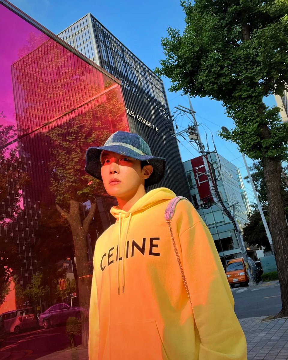 BIGHIT_INFO's tweet photo. J-hope on Instagram https://t.co/9lXzVSYIbV