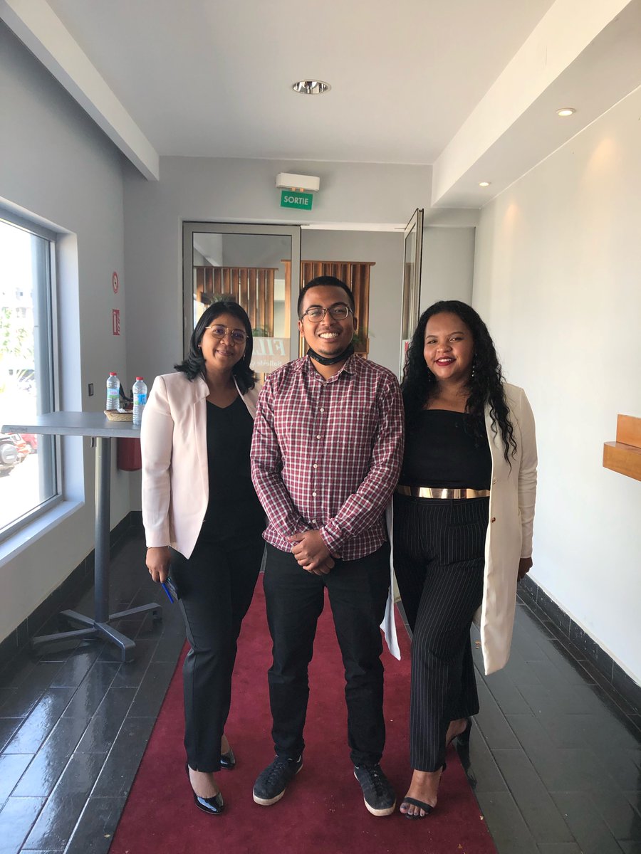 BlueLionsAgency's tweet photo. Vendredi 29 avril, FACTO Madagascar organisait sa media review annuelle. 
+ de 50 clients et partenaires étaient présents👏🏽👏🏽👏🏽👏🏽
Bravo à la #TeamMadagascar @FactoSaatchiMad
#AgencyLife #BlueLions #Altavia #media #tv #radio #presse #digital https://t.co/DZQ7rtTtKe