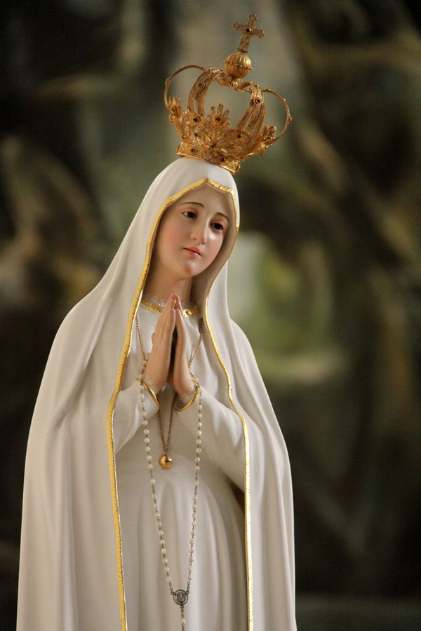 Santa_Palabra's tweet photo. Hoy celebramos el día de Nuestra Señora de Fátima, también conocida como Nuestra Señora del Rosario. https://t.co/cOIoJRU4Pk