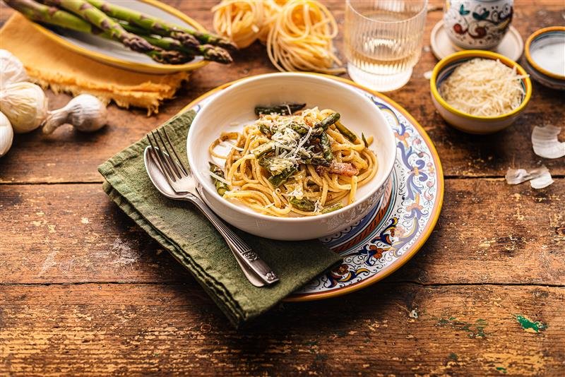 😋 Non è primavera senza una passeggiata alla ricerca di asparagi, da gustare in una squisita ricetta umbra!
🎥  Scopri nel video come preparare gli stringozzi con gli asparagi youtu.be/YPWJd_ye3No
Ricetta completa qui 👇🏼
umbriatourism.it/it/-/stringozz…

#umbriatourism #umbriataste