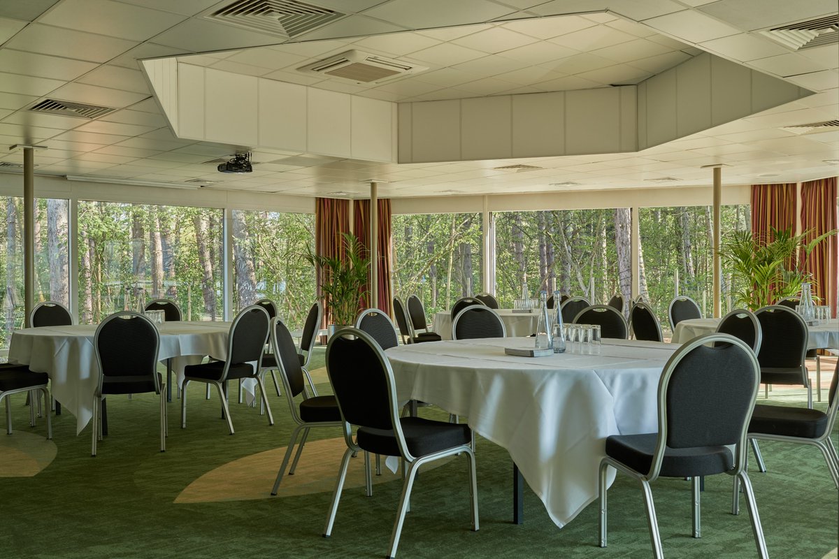 Here’s a sneak peek at some of the images we captured on last week’s photoshoot! 📸
Just look at those views outside the window! The forest really does provide a beautiful backdrop for your event.
#conferences #events #eventprofs #eventsintheforest