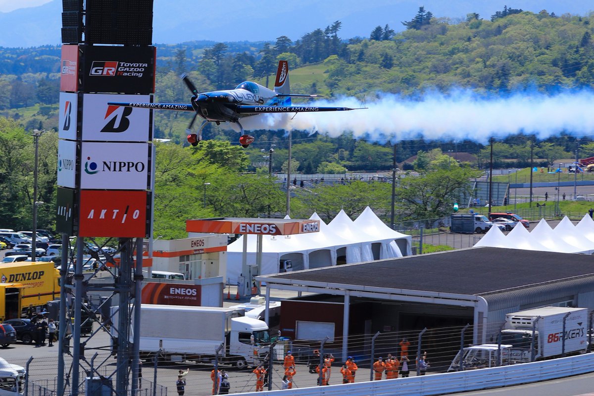 39ne_haiji's tweet photo. Yoshi MUROYA✖️LEXUS Supecial Flight @富士スピードウェイ　#室屋義秀　#富士スピードウェイ　#SUPERGT #LEXUS #EXTRA330SC #スペシャルフライト https://t.co/218uzTc9Ko