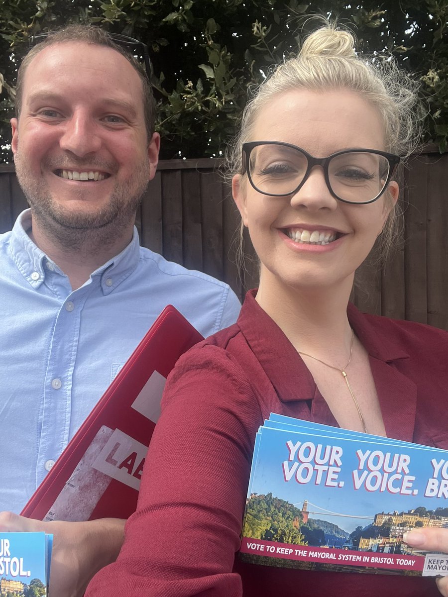 Referendum day in Bristol, @MP4ELG councillor Matt Palmer &amp; I are out reminding people to vote to #keepthemayor to ensure Bristol keeps their strong leadership and our city moving forwards <a href="/LabourBristol/">Labour Bristol</a> <a href="/labourdoorstep_/">Labour Doorstep 🌹</a> 

Lots of people telling us they’ve voted to keep the mayor