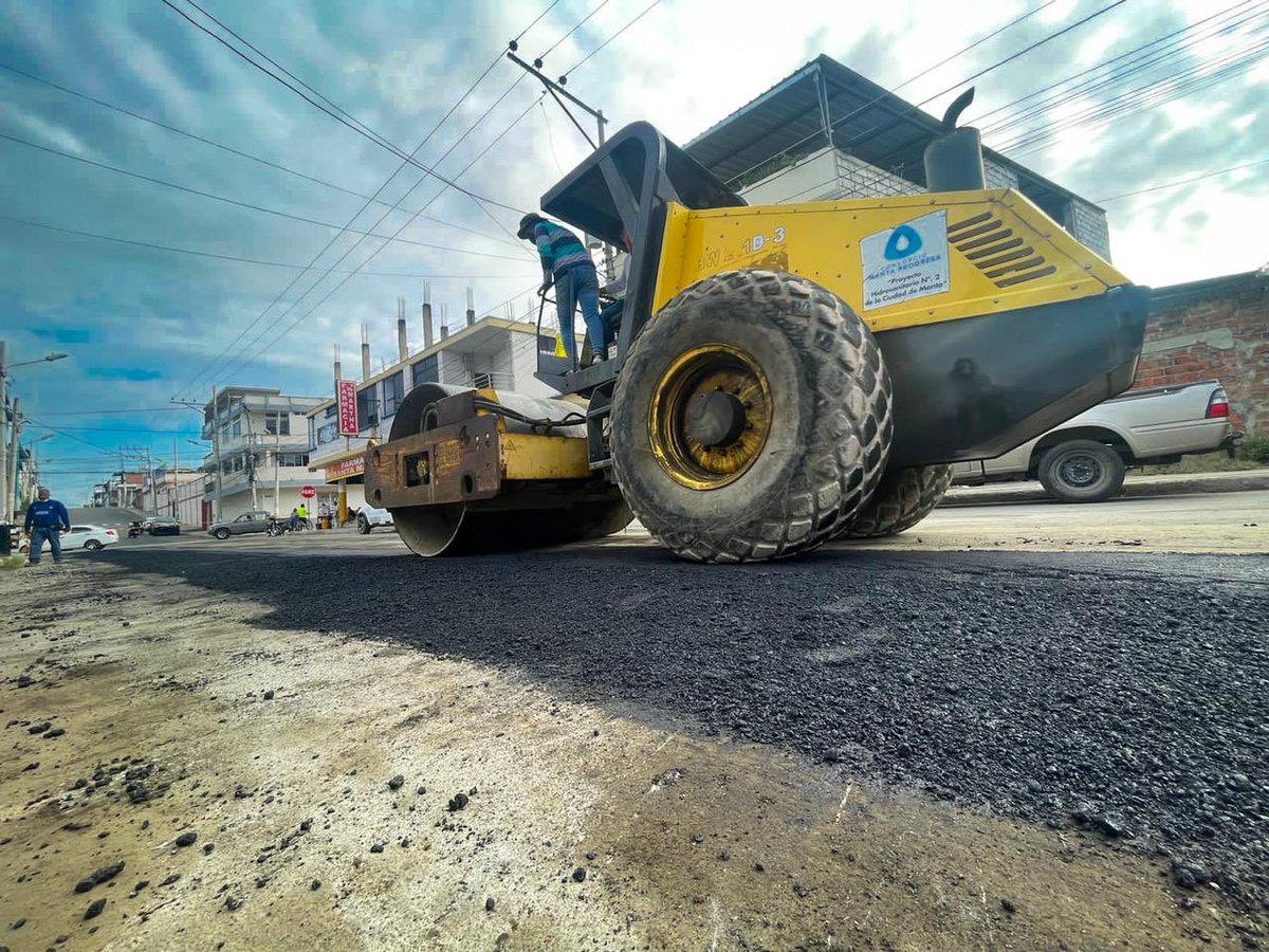 agustinintriago's tweet image. Tal como lo acordamos este fin de semana con los ciudadanos de Tarqui y La Pradera,se implementaron cambios en los controles de los trabajos de alcantarillado de aguas lluvias e hidrosanitarios,ahora avanzan más rápido, sin descuidar el aspecto técnico de estas importantes obras.
