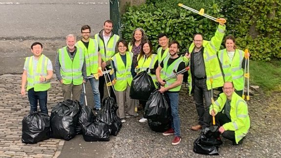 The JDDK team were out litter picking in our neighbourhood today to (belatedly) support #GBSpringClean