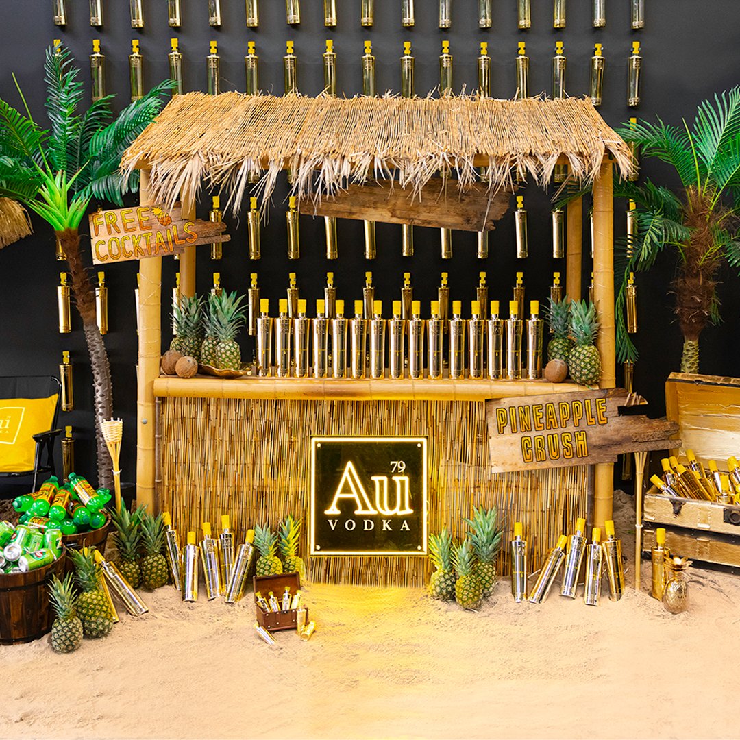 ScottBrowneUK's tweet photo. @AuVodka Tiki Bar Build🏝🛠

To celebrate the launch of our new flavour Pineapple Crush, we held a Tiki Party Event at our Swansea HQ.

Take a look at the photos below to see the process of setting up the event, from the initial idea sketch, to buying 40+ Pineapples from Tesco😂 https://t.co/BI48oMXJ1c
