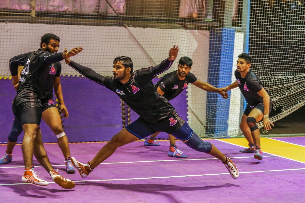JaipurPanthers's tweet photo. You should set goals beyond your reach so you always have something to live for.
#PavanTR #Ashok #AmitHooda #NitinRawal
#PantherSquad #JaiHanuman #TopCats #JaipurPinkPanthers #JPP #Jaipur #vivoProKabaddi https://t.co/CeDdxWq6W2