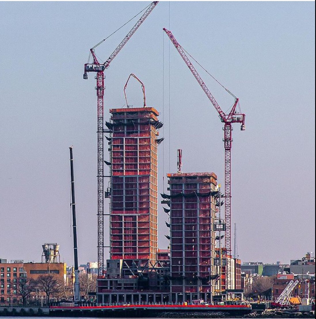 auringer_thomas's tweet photo. Every great building has it beginnings. Here is our two Potain MR 418 tower cranes @omanewyork Eagle West
Photo by @skyalign 

☎️ NYC office: 718-456-6500
FL office: 754-206-6267
Upstate, NY office: 845-331-6299 or visit https://t.co/BYOIymJQe5 to learn more! https://t.co/HCgc3MTkhI