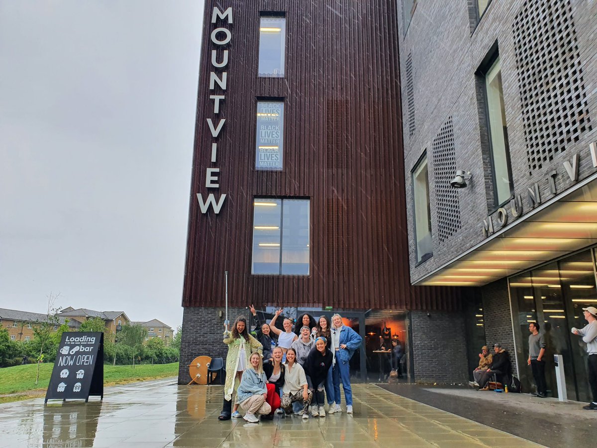 The company of The Wolves embracing a rainy day in Peckham yesterday ☔

Are you catching them in action this week? ⚽