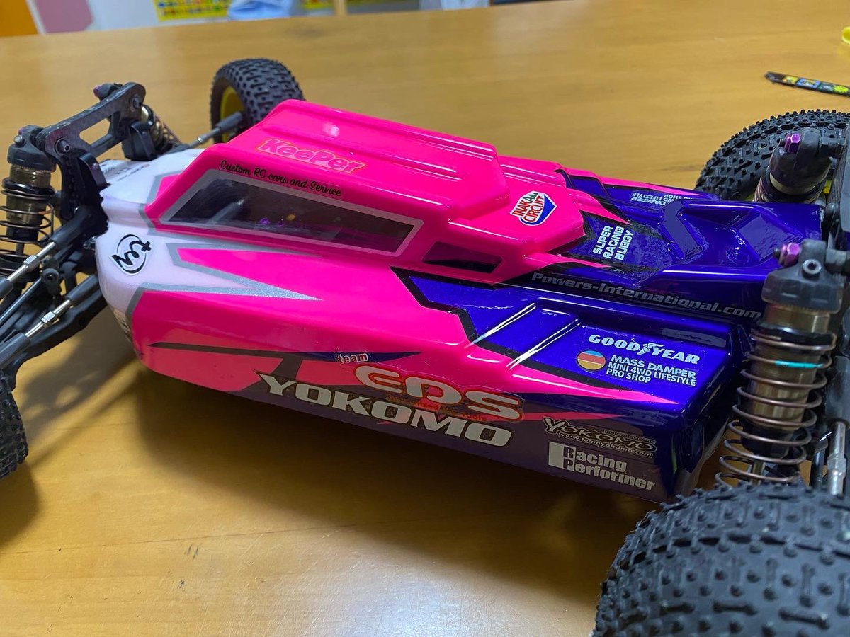 warky3838's tweet photo. YZ4SF2のボディを新調。
蛍光ピンクもいい感じ🥳
#ラジコン
#ラジコンカー
#ラジコンバギー
#ヨコモ
#yz4sf2
#gforce
#ジーフォース
#sweepracing
#ホビーウイング
#hobbywing
#jconcepts https://t.co/ZhfmfXOret