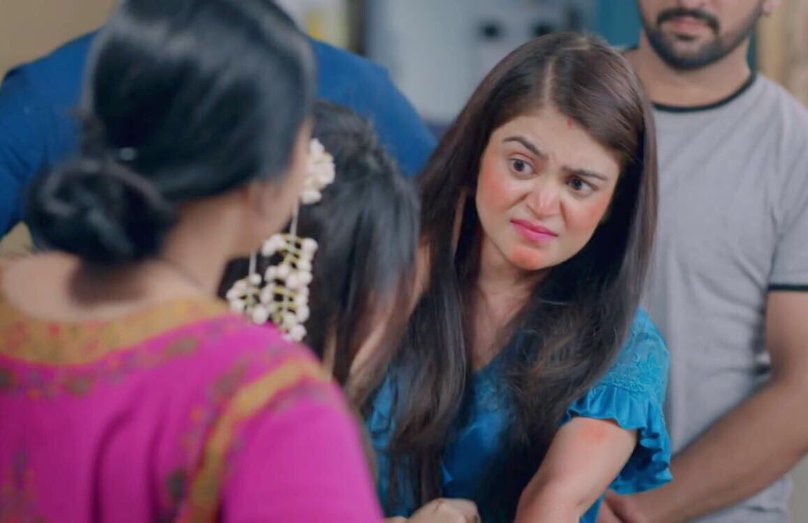 ammysmiles's tweet photo. because,pinky bhabi did a papita kaand!!!

🤦🏼‍♀️😂

#SabSatrangi https://t.co/Z9mCImlGFr