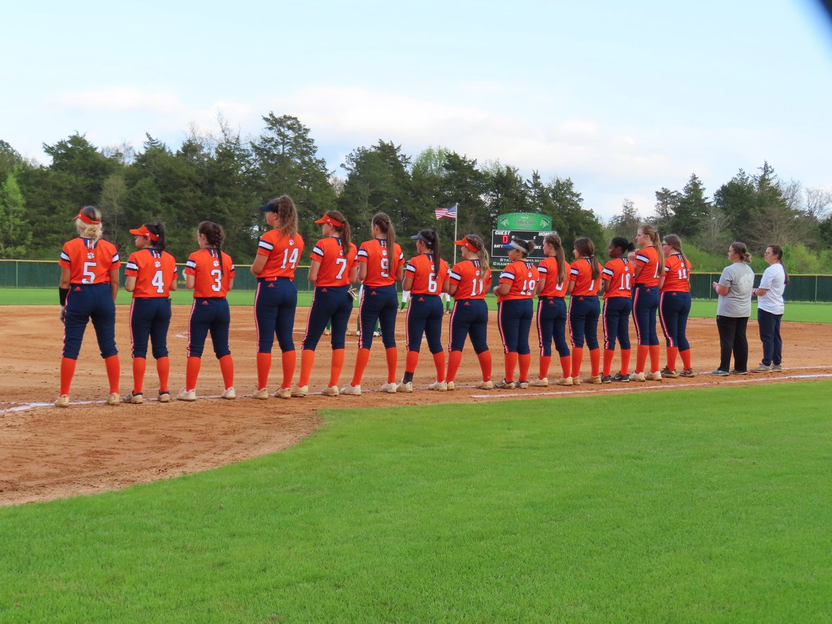 camrynmartin21's tweet photo. Gameday! Everybody come out and watch your Lady Bearcats play tonight for the Conference Championship! @AnsonSoftball 
🆚 West Stanly
⏰ 7
📍West Stanly https://t.co/ipsPq5ASUI