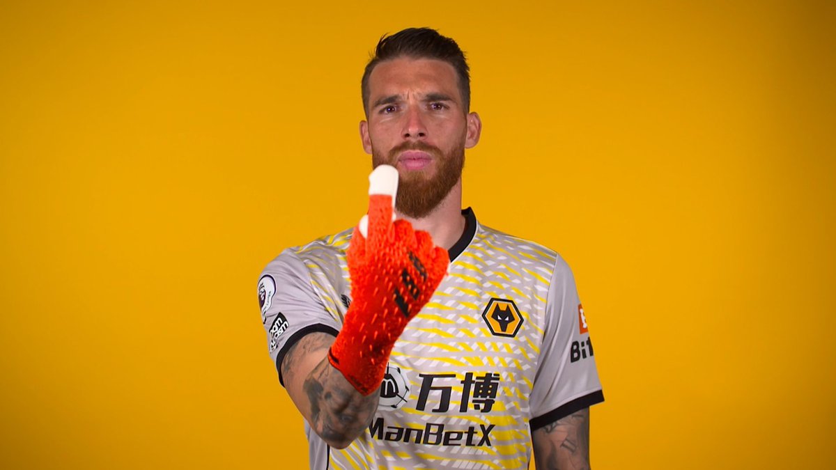 This week is #DeafAwarenessWeek 

🖐 Ahead of <a href="/Wolves/">Wolves</a>’ Weeks of Action match in March, the players were featured on screens in the fanzone signing their squad numbers 

#ForDisabledSportsFans