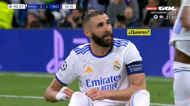 ActuFoot_'s tweet photo. Karim Benzema a proposé son penalty à Rodrygo pour que le Brésilien puisse réaliser un triplé.

📸 @ElGolazoDeGol https://t.co/HkebrCAqpy