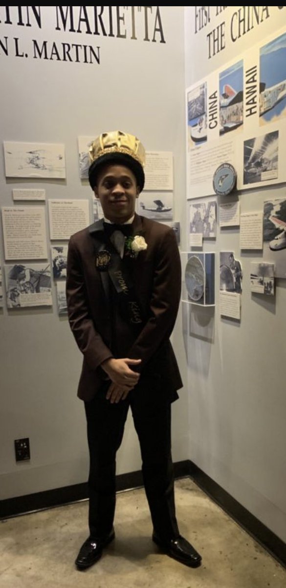 TammathaW's tweet photo. @Renaissance433 “2022 Prom King &amp; Queen” priceless - I could cry 😢 https://t.co/X7zDS12gOA