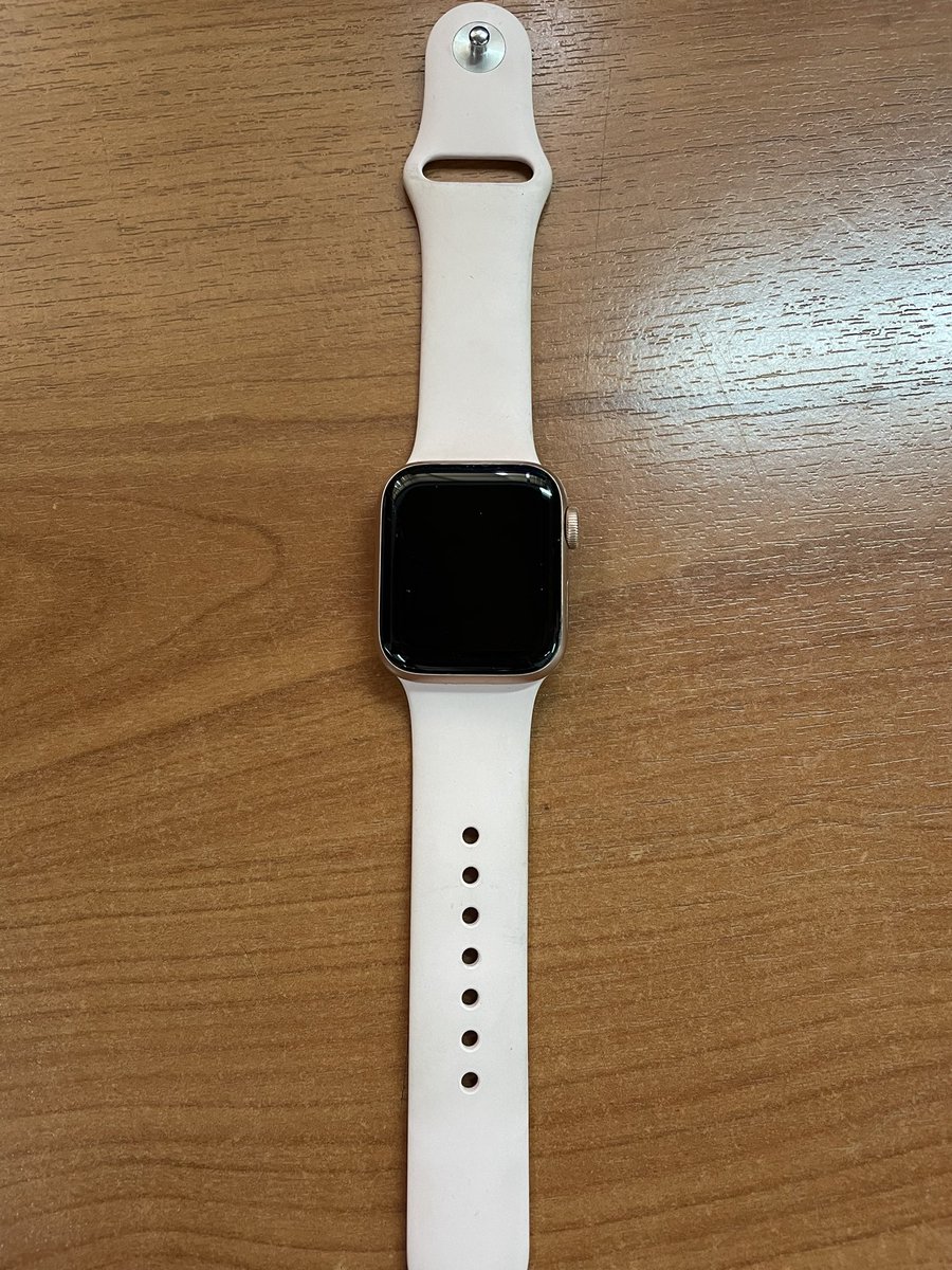 AndreGutiba's tweet photo. VENDO!!  Apple Watch SE
Casi nuevo sin detalles 2 meses de uso
Gold aluminium pink 40mm
Pantalla: Táctil retina LTPO OLED Compatibles
iOS watchOS 6
Conector magnético
Cargador y dos bandas sport
En caja https://t.co/64fMPyPPgj