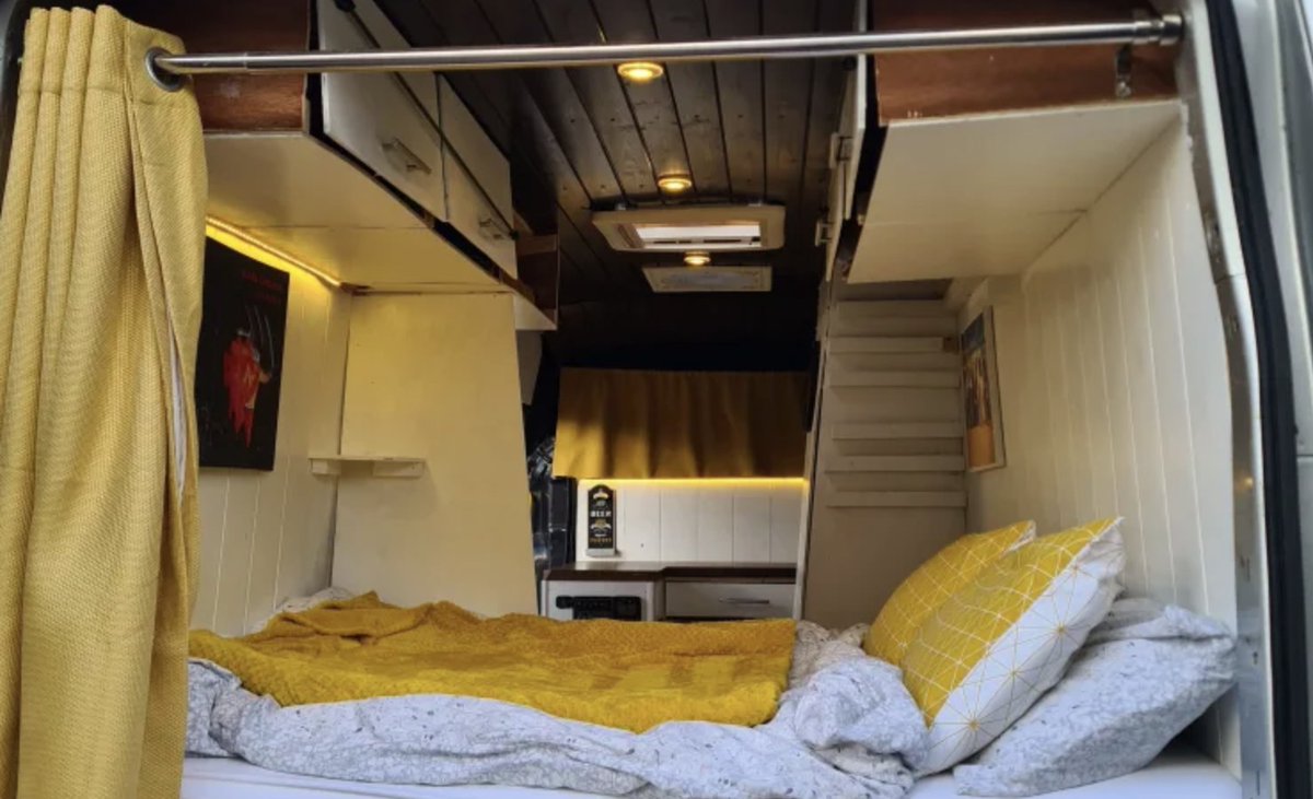 Brighten up your week with this lovely Ford campervan! 🌼

bit.ly/3Lmeber