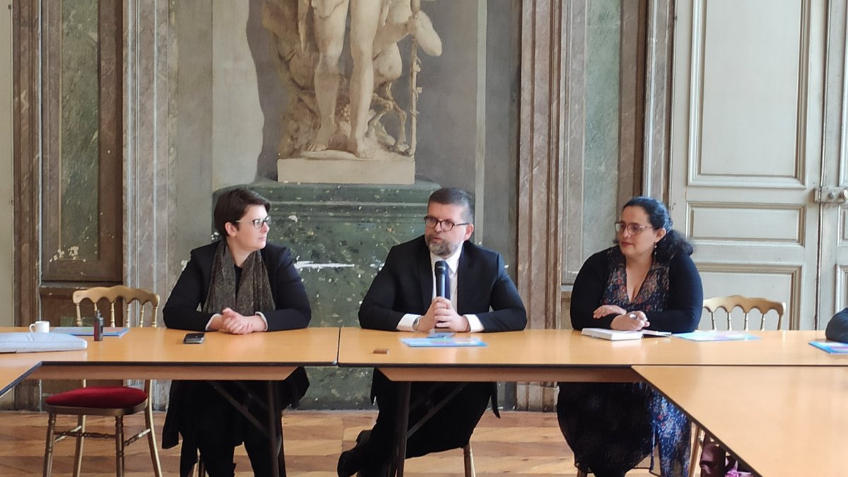 luccarvounas's tweet photo. En déplacement ce matin à #Bordeaux en tant que Président @unccas dans le cadre de mon Tour de France des Unions départementales. Accueil ce matin par @Ecolaw2, Vice-présidente de l’#UNCCAS et Adjointe au Maire de Bordeaux, pour une rencontre riche avec les élus de l'UD 33. https://t.co/EtwbxXzXKE