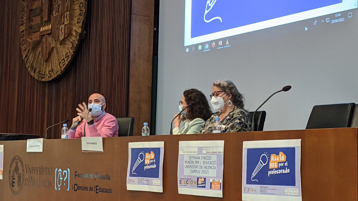 CME_CV's tweet photo. "La crisis provocada por la pandemia ha provocado una crisis de identidad en los docentes: la tensión entre lo que quieren ser y hacer y lo que se ven obligados a hacer por las circunstancias" Javier Molina Pérez @Same19UV #SAME2022 https://t.co/vJ0hZGKQV2
