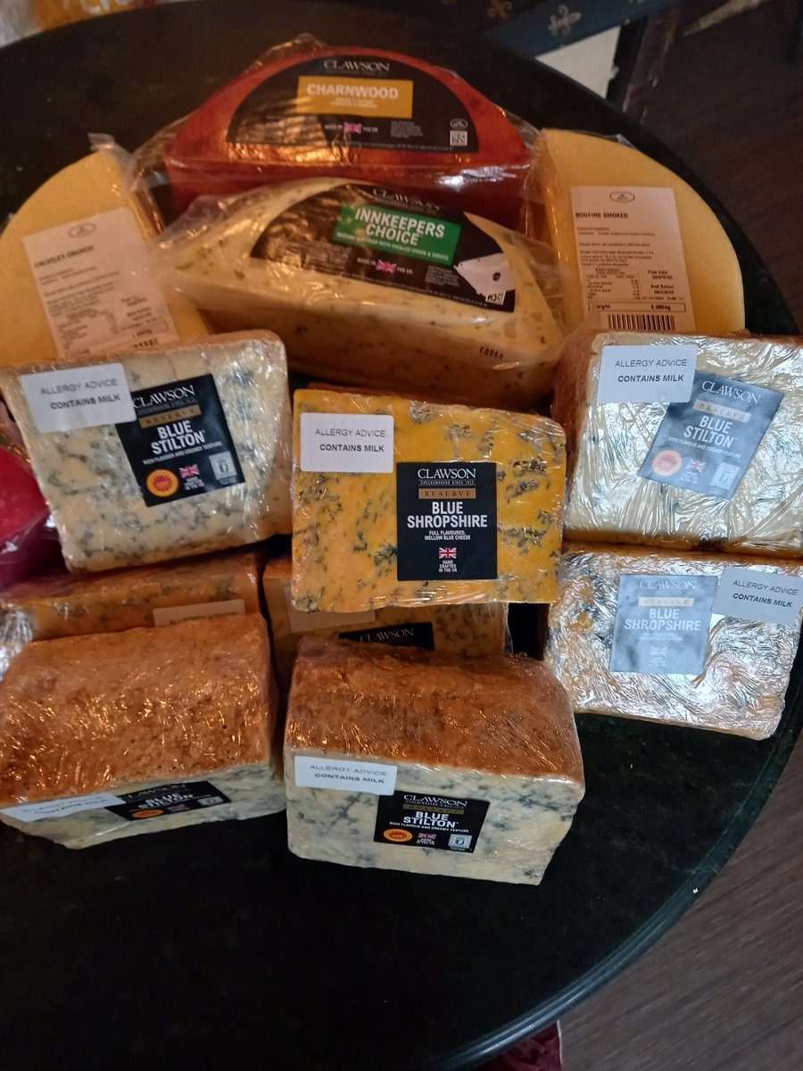 TheBurntPig's tweet photo. #longclawson Stilton is in plus plenty of lovely beers https://t.co/Tp7iz2Aj7U