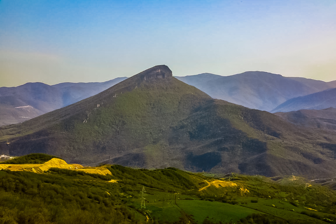 ExperienceAZE's tweet photo. Besides wonderful scenery, the #Khojavend district of #Karabakh is rich with architectural and archaeological sites, including the #Azikh and #Taghlar caves, two of Eurasia’s earliest human-inhabited places.
#ExperienceAzerbaijan
📸 rustam.nabizade https://t.co/yMMj0mbsH5