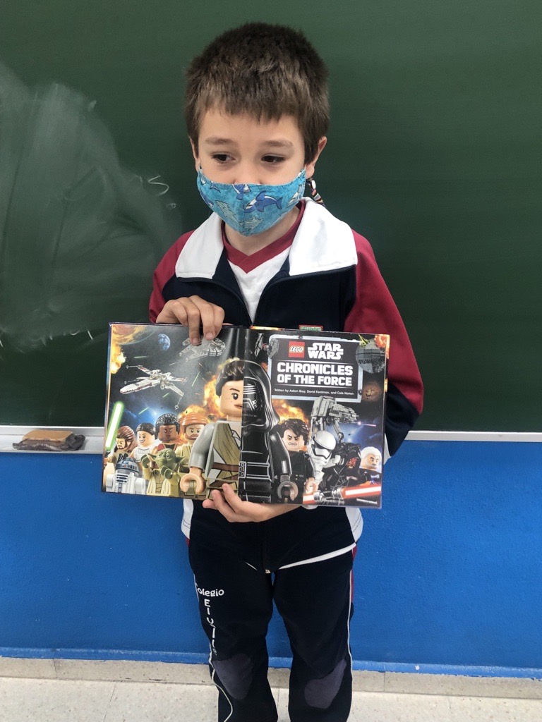 ColegiosElValle's tweet photo. En nuestra #SemanadelaLectura, mostramos los #libros 📚 que más nos gustan.
Una experiencia muy gratificante 🤓
#ColegiosElValle #EducaciónPrimaria #1EP #Nosgustaleer #ProyectoAlejandría #ProyectoLector #ProyectoEducativo #MujeresLectoras #MujeresEscritoras #SCH #ElValle https://t.co/ewL7qPQMS8