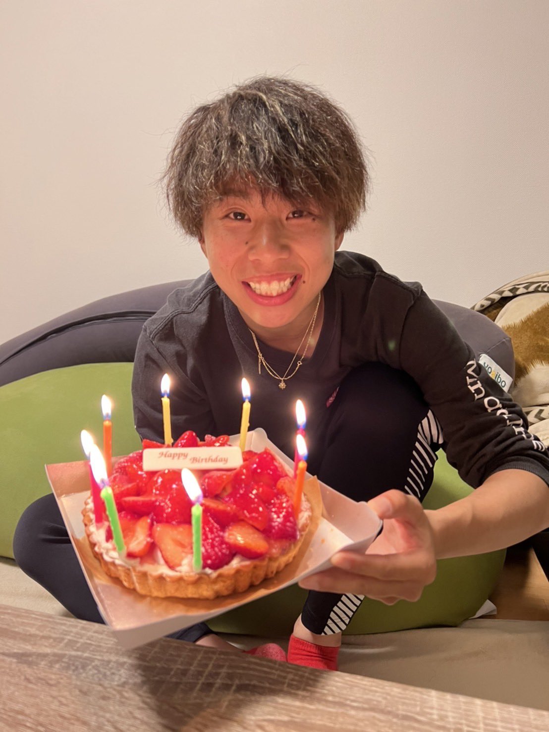 Mina Tanaka 田中美南 おうちでくら寿司 で誕生日お祝いしてもらいました パーティにも最高 お寿司パワーで28歳も頑張ります T Co Azvpljttnd Twitter