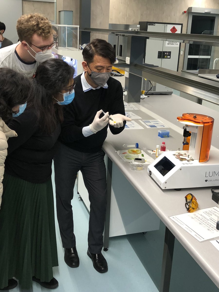 carmine_3Dheart's tweet photo. Full day at @UTSEngage with students, staff and visitors attending our #Biomedicalpolymers class in the morning, #seminar and #demo in the afternoon w/ #extrusion and #lightbased #bioprinters. Thanks a lot again to @_DanielOng & Haruka Yoshie for their dedication https://t.co/qkVEOXkimB