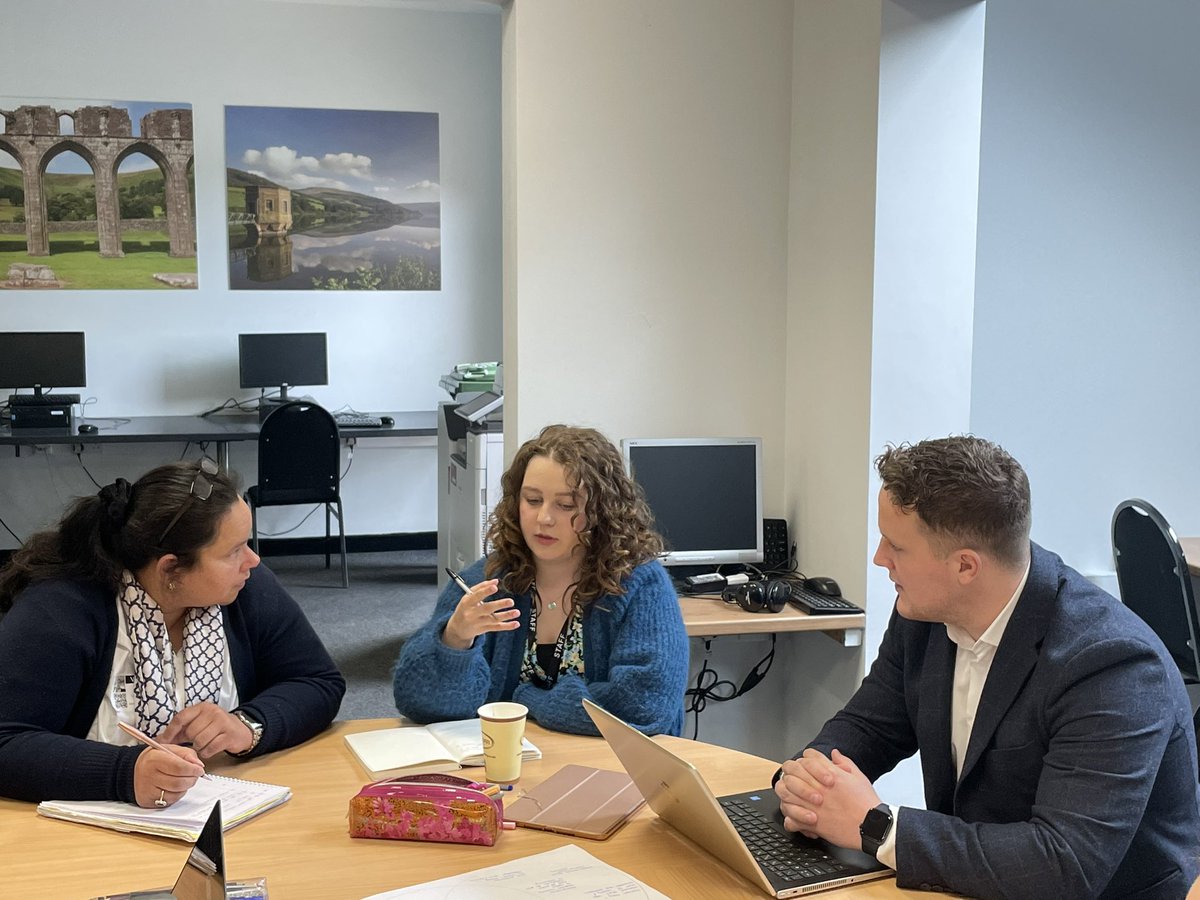 allysonhand's tweet photo. So lovely to hold our first School Led Training day in person post pandemic. Looking at collaboration. @crickhowellhs @ITEcardiffmet @chs_miss https://t.co/zXW5Wi0c2E