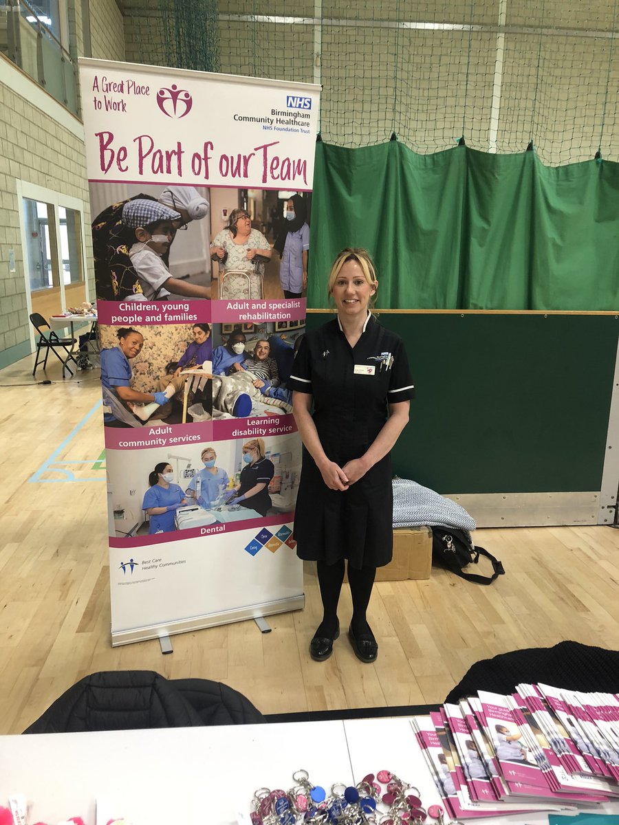 WhalleyAllison's tweet photo. Back where Katie started #UoWNursingCareers @KatieButler2102 @BCHC_CNT @Rachael_Garvey @ZeldaPetersBCHC @lynnewalsall https://t.co/J4TbwWOn4r