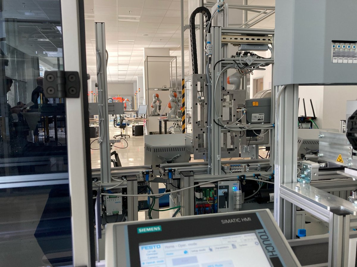 Jsem hrdý, že <a href="/SiemensCzech/">Siemens Czech</a> je součástí tohoto projektu: nově otevřený Testbed <a href="/NCP40/">NCP4.0</a> na @RECAIP_EU konferenci #Industry40