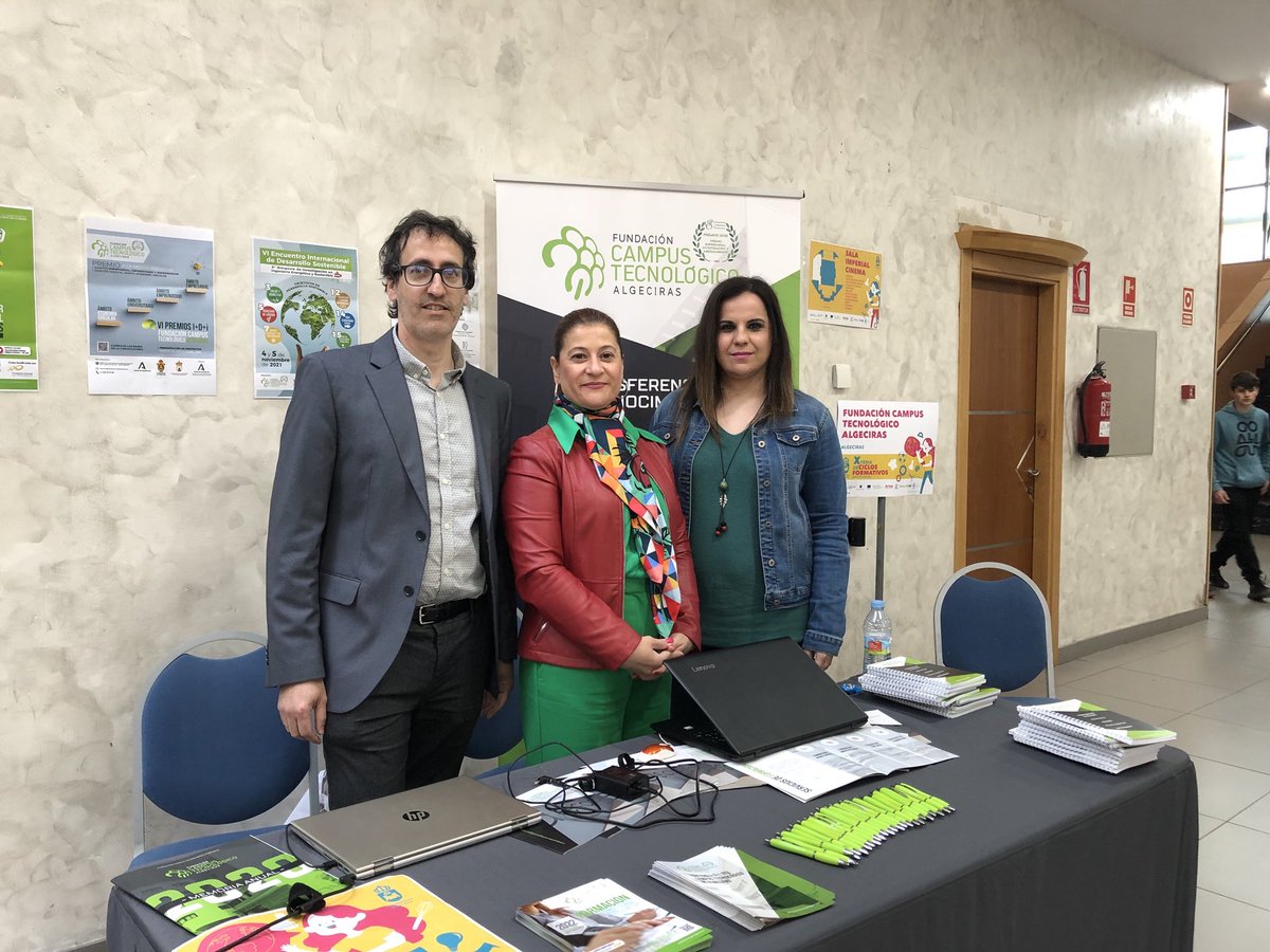 Hoy seguimos con nuestro stand <a href="/FCTAlgeciras/">Fundación Campus Tecnológico de Algeciras</a> en la X Feria de #CiclosFormativos <a href="/Ayto_LaLinea/">Ayuntamiento de La Línea de la Concepción</a>