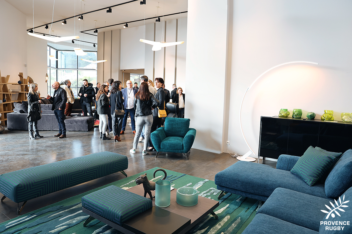 🔙 𝗕𝗨𝗦𝗜𝗡𝗘𝗦𝗦 𝗖𝗟𝗨𝗕 | Mardi matin, petit-déjeuner business chez notre partenaire #RocheBobois. Un agréable moment de partage et de convivialité, idéal pour développer son réseau d'affaires.

📸 Jérôme LOPEZ - Toutes les photos bit.ly/PetitDejeunerR…