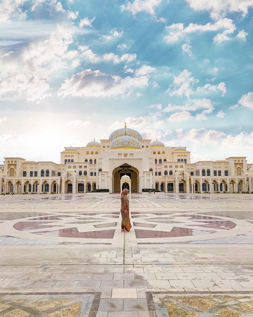 HalalBooking's tweet photo. 📍Abu Dhabi, UAE

Add Abu Dhabi to your bucket list to explore Sheikh Zayed Mosque, Ferrari World, the Presidential Palace and more of the local culture.

📸@doriane_baker

✨To book your stay in Abu Dhabi : 
➡https://t.co/UzDopZFSzg

#halalhotel #muslimtravelers #halaltravel https://t.co/NlVY5vDrxQ