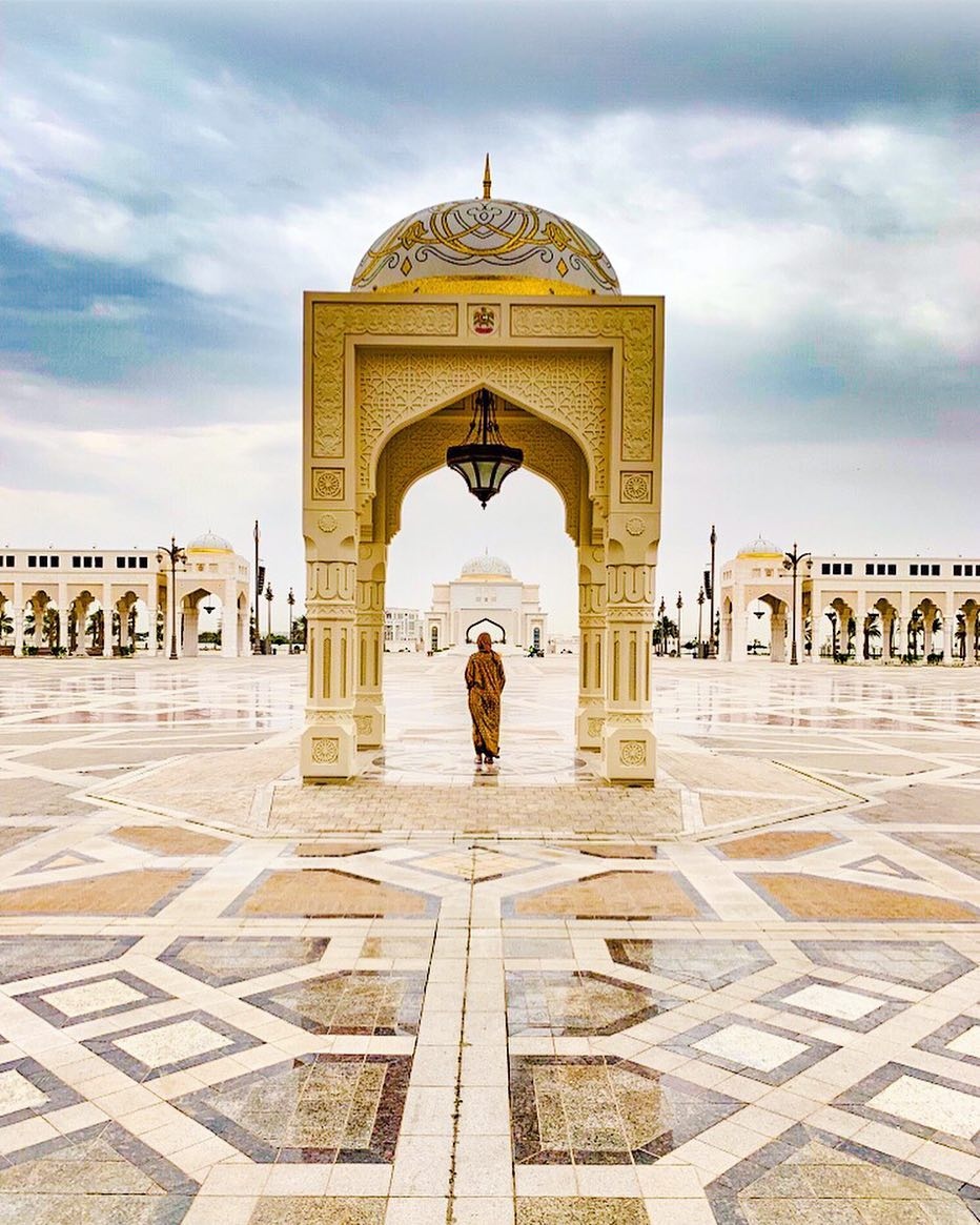 HalalBooking's tweet photo. 📍Abu Dhabi, UAE

Add Abu Dhabi to your bucket list to explore Sheikh Zayed Mosque, Ferrari World, the Presidential Palace and more of the local culture.

📸@doriane_baker

✨To book your stay in Abu Dhabi : 
➡https://t.co/UzDopZFSzg

#halalhotel #muslimtravelers #halaltravel https://t.co/NlVY5vDrxQ