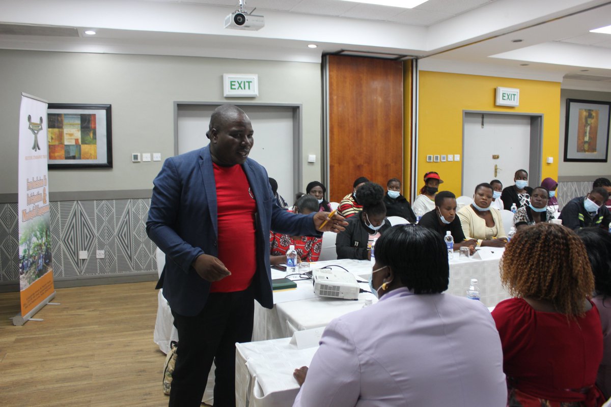 helplinezim's tweet photo. #HappeningNow Financial Litrecy Confrence for Group C of Hatcliffe Marketers facilitated by #ActionForEmpowermentZimbamwe #LNOB #RecoverBetterTogether @MPTFOffice @unwomenzw @UNDPZimbabwe @iloharare @nssazw https://t.co/cXLxvcMmEU