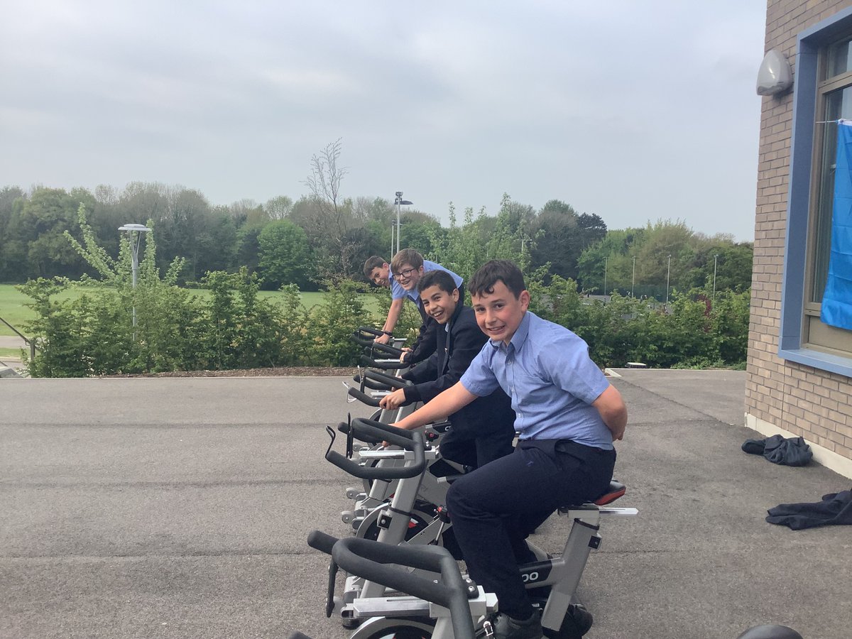 SSTMaidstone's tweet photo. 1 hour down, lots more to go #kenttokyiv! Go #TeamSST! Don't forget you can donate via our Evolve public shop here: https://t.co/Xy0THvt8iS https://t.co/BIIEWuZmhc
