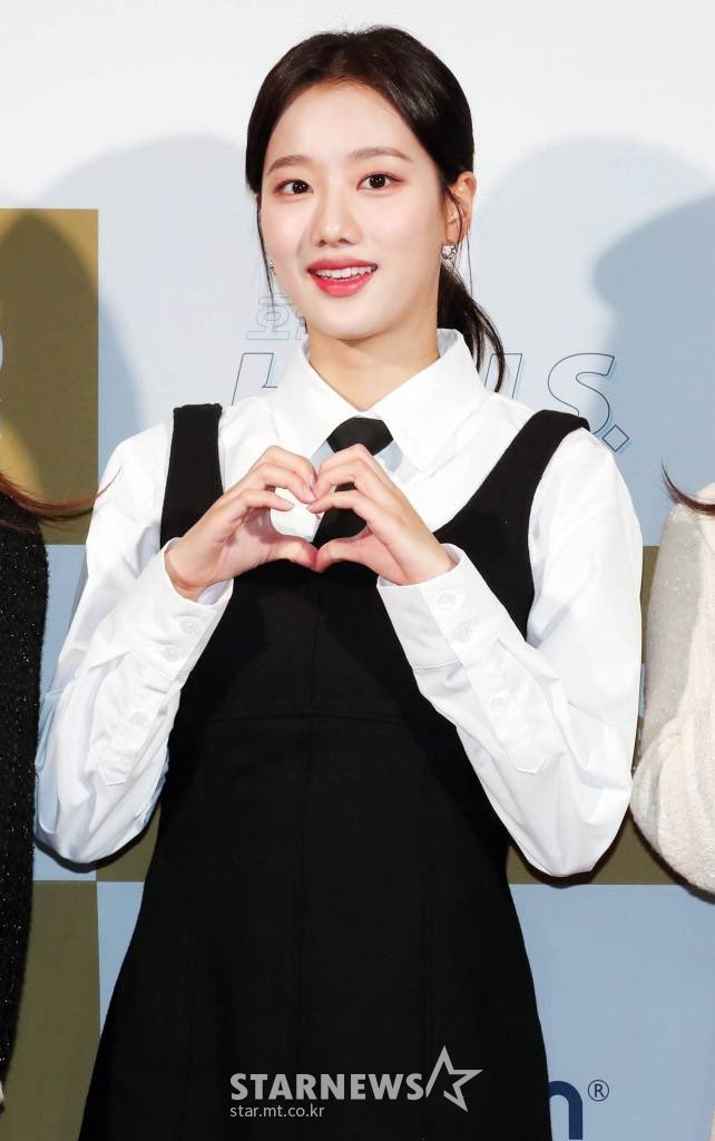 Lee Na Eun recently had a meeting with Namoo Actors

Namoo Actors confirms the news, but states that nothing has been decided regarding contract signing

Source: n.news.naver.com/entertain/arti…