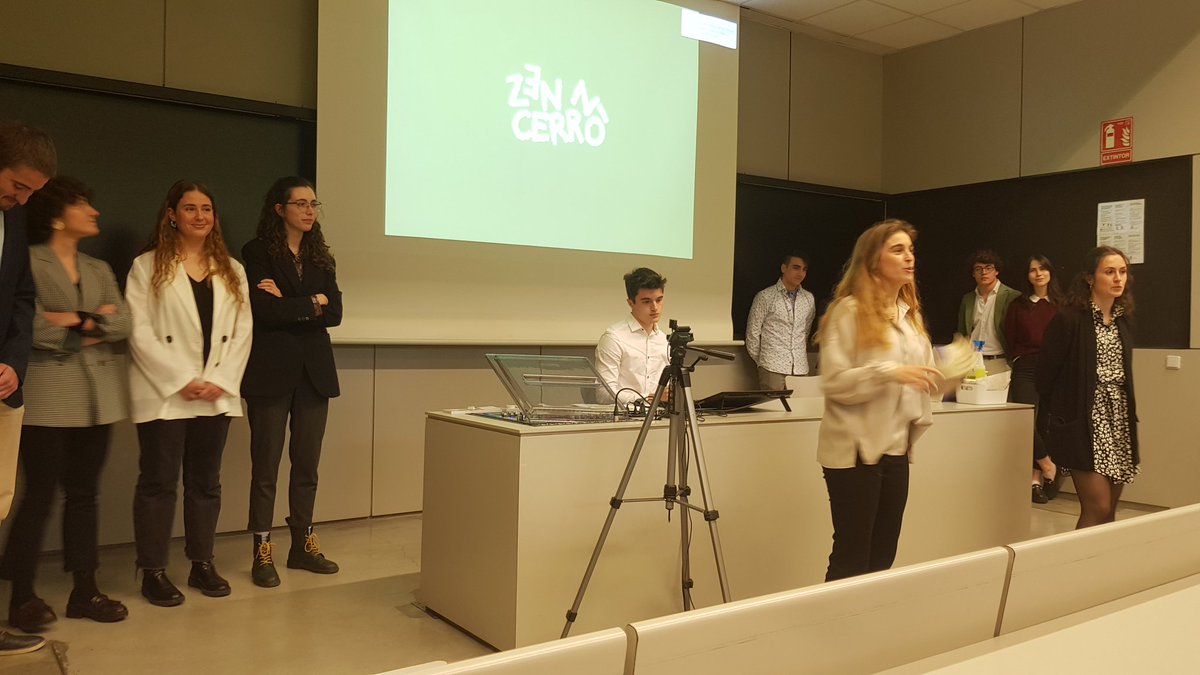 gorkamorenoarra's tweet photo. ¡Qué orgullo he sentido al escuchar la presentación de @ZencerroCom! Gran luesta de largo del proyecto al que tantas horas hemos dedicado estos últimos meses. #periodismo @fcomunav #TFG https://t.co/A97jT3HbzY