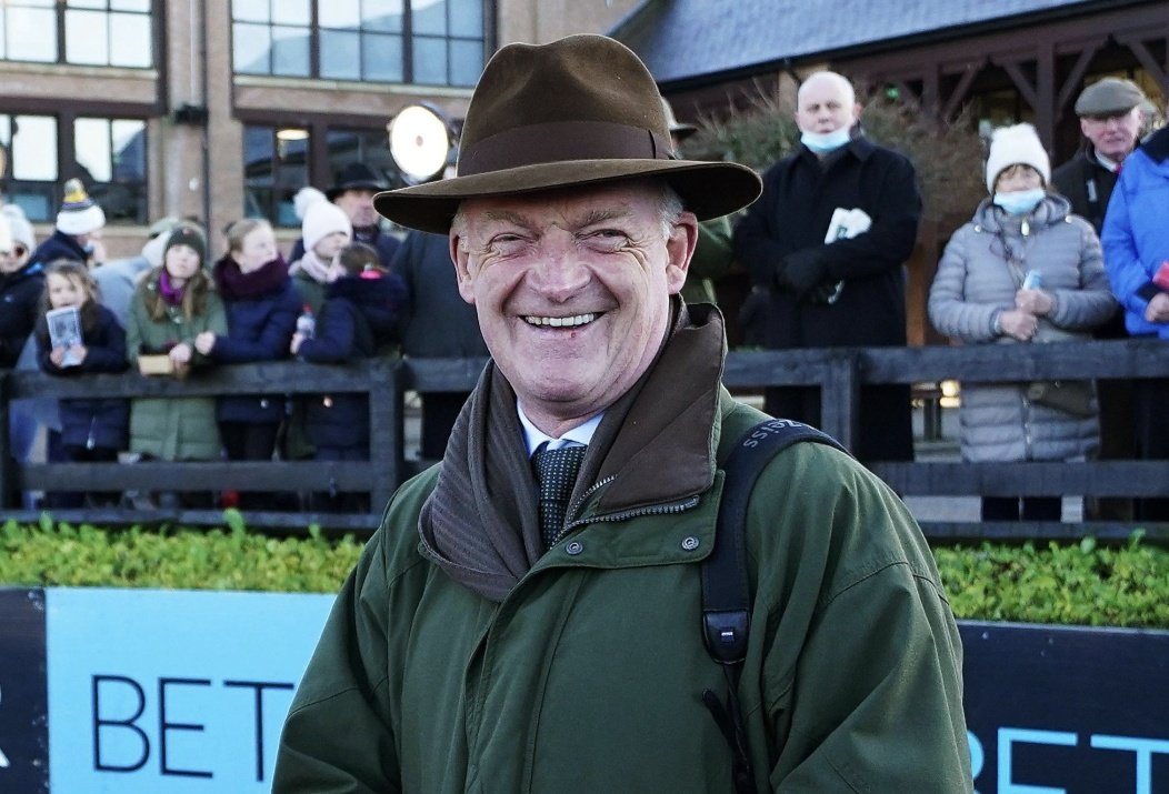 😍 If KLASSICAL DREAM, BLUE LORD &amp; JAMES GATE all win today I'll give £100 CASH to one of you lucky people! 💷

To Enter: 👇 

1️⃣ RT this Tweet
2️⃣ Follow <a href="/racingblogger/">Stephen R Power</a>

📸 instagram.com/racingblogger/

#PunchestownFestival #Win ☘️