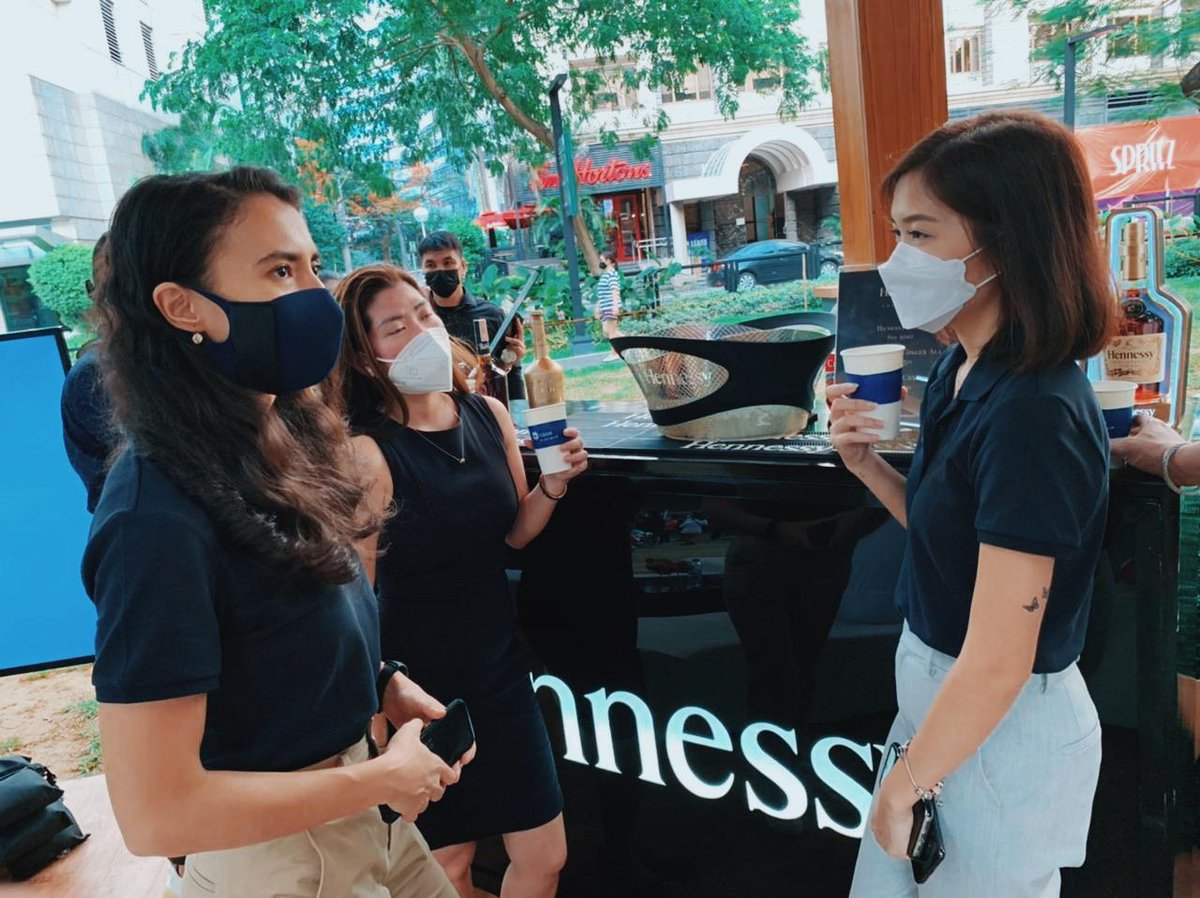 enjoyGLOBE's tweet photo. Enjoy refreshments and get your limited-edition token at the VIP lounge as part of your #GlobePlatinum perks! #OwnTheExtraordinary https://t.co/TQxEzGb4gH